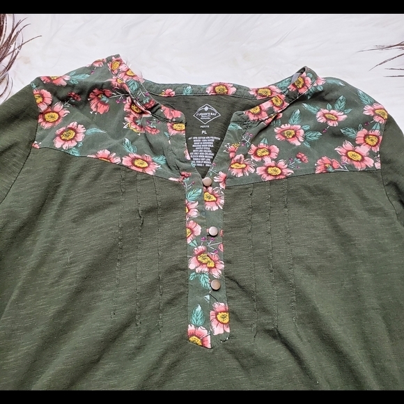St. John's Bay Long Sleeve Floral Top - Picture 3 of 4